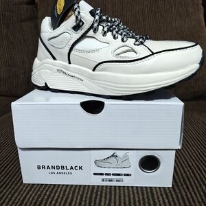 Brandblack Los Angeles Aura 130 Luxe White and Black Woman's Size 7 New In Box